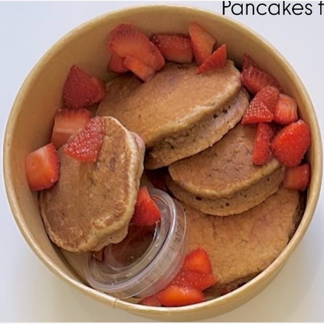 Strawberry oat pancakes