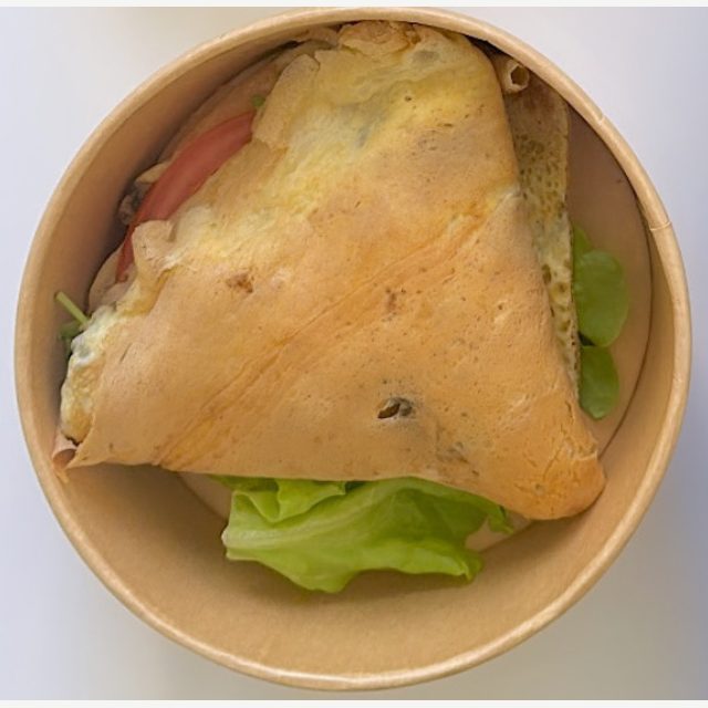Mushroom omelet with turkey and cheese